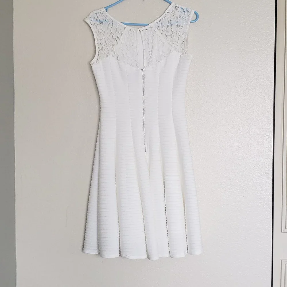 Danny and Nicole white dress size 6 - Picture 2 of 5